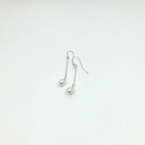 Pearl Drop Earrings (shiny)