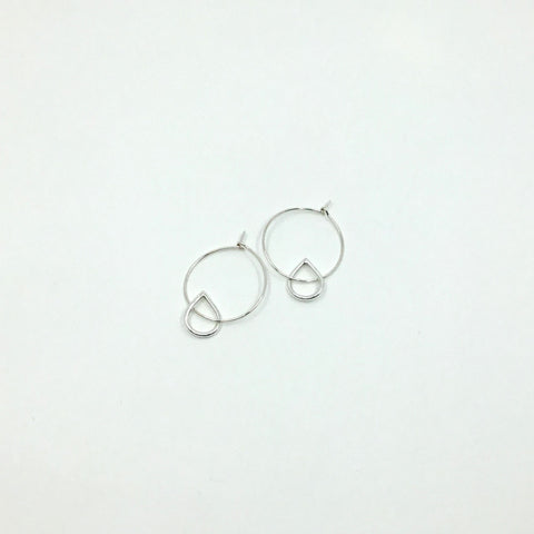 Teardrop hoop earrings