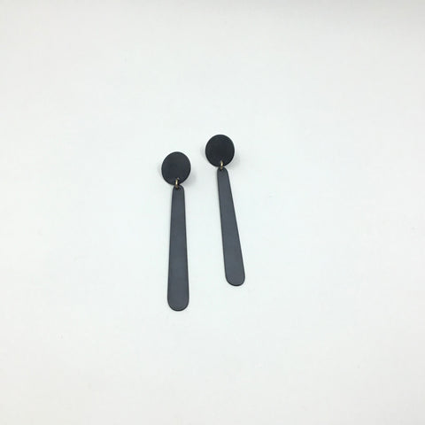 Roimata drop stud earring (oxidised)