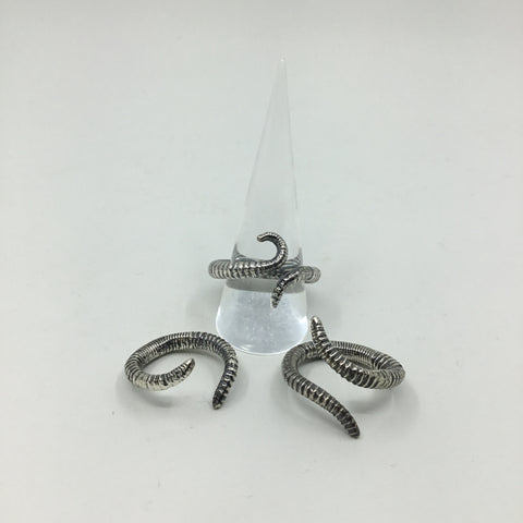 Snug Hug Ring (single worm)