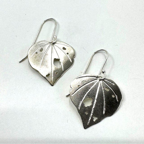 Su Keates Kawakawa Silver Earrings - Medium Dangles